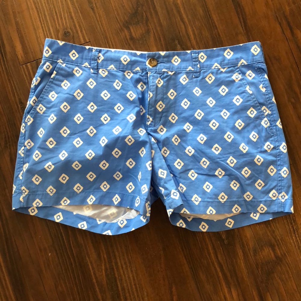 Old navy size 10 blue and white patterned shorts